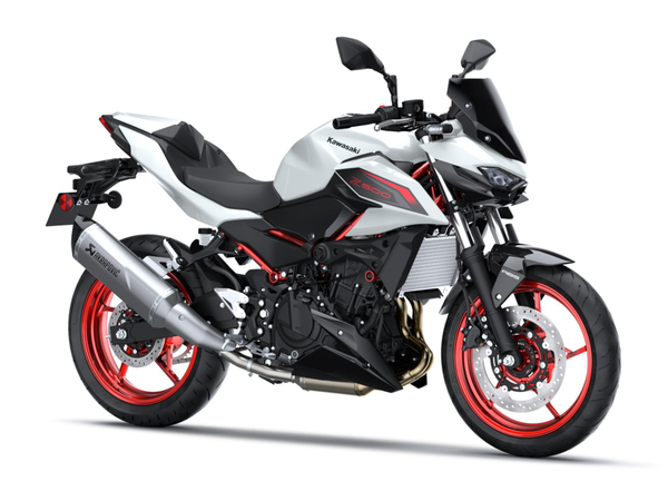 Z500 SE Performance Akrapovič 2026