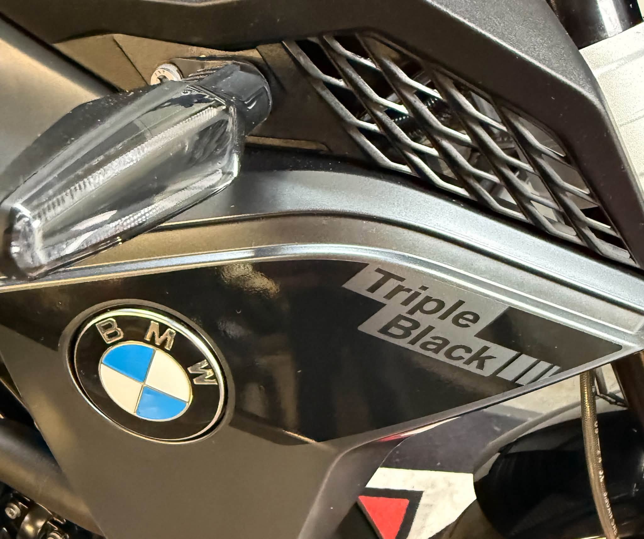 BMW F900R Triple Black – Image 7