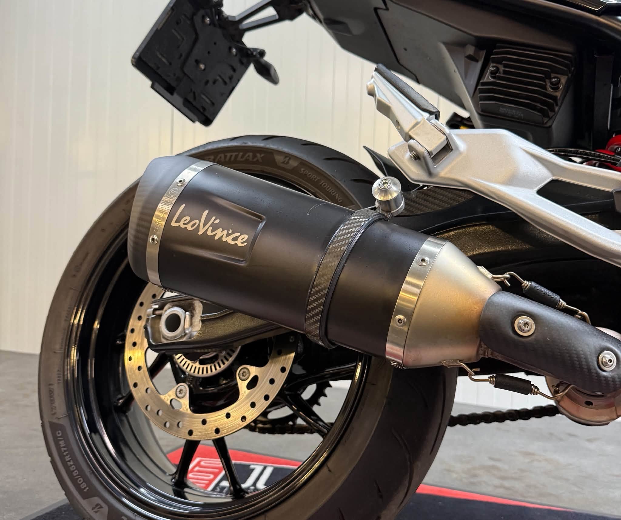 BMW F900R Triple Black – Image 5